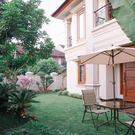 Fernasya House Villa ยอกยาการ์ตา ภายนอก รูปภาพ