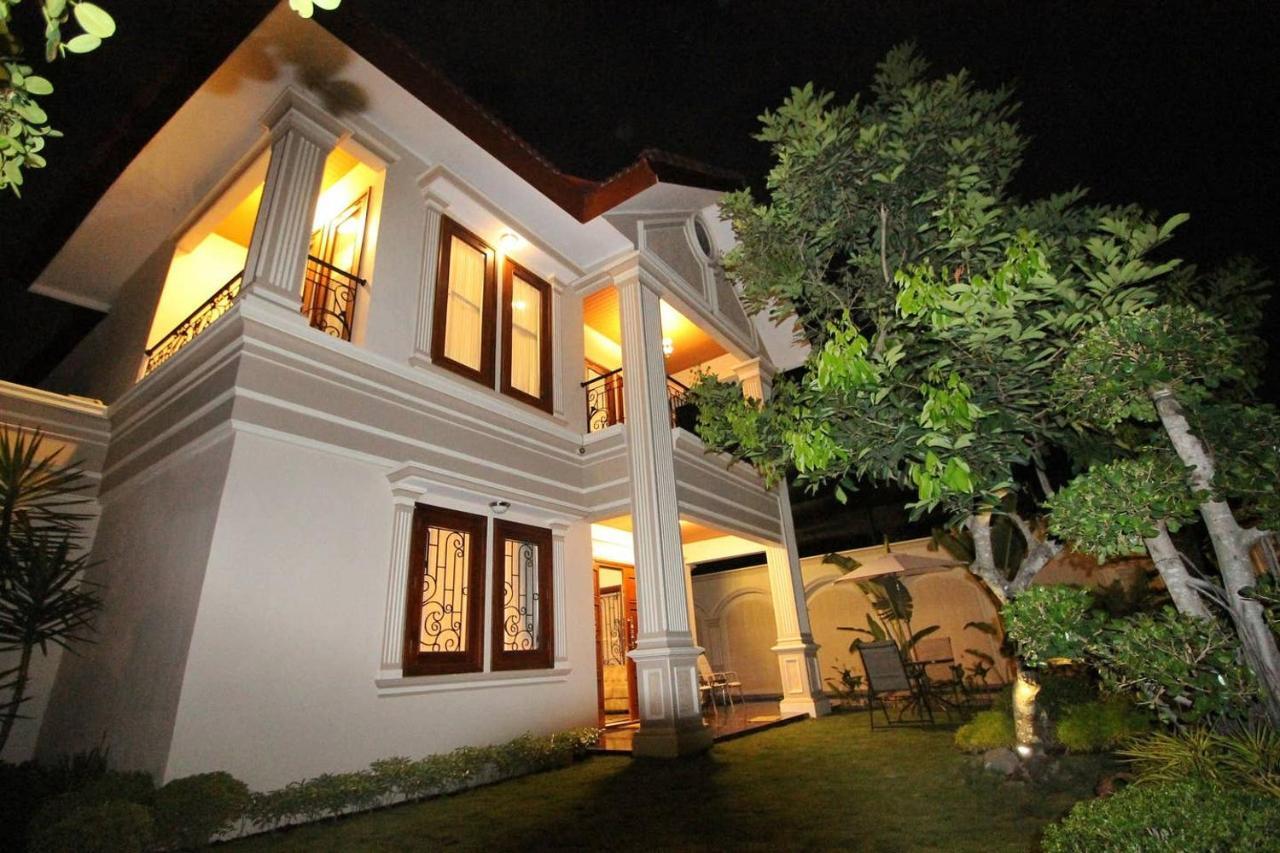 Fernasya House Villa ยอกยาการ์ตา ภายนอก รูปภาพ